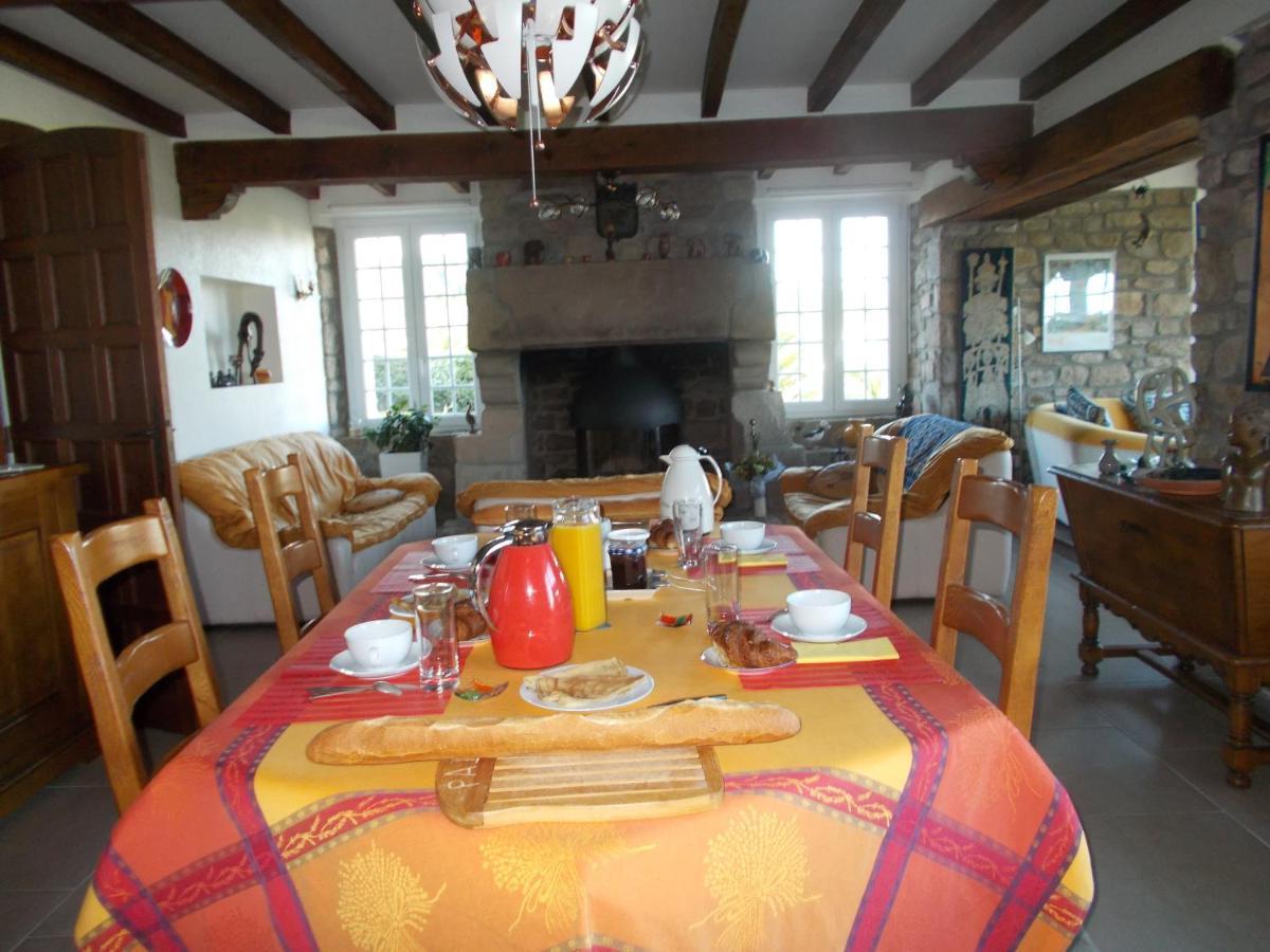 Bed and Breakfast Les Ajoncs Plougrescant Exterior foto